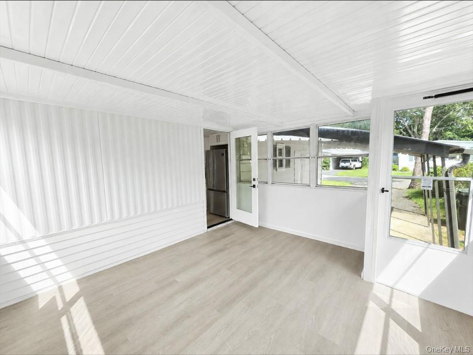525 Riverleigh Avenue Unit: 221