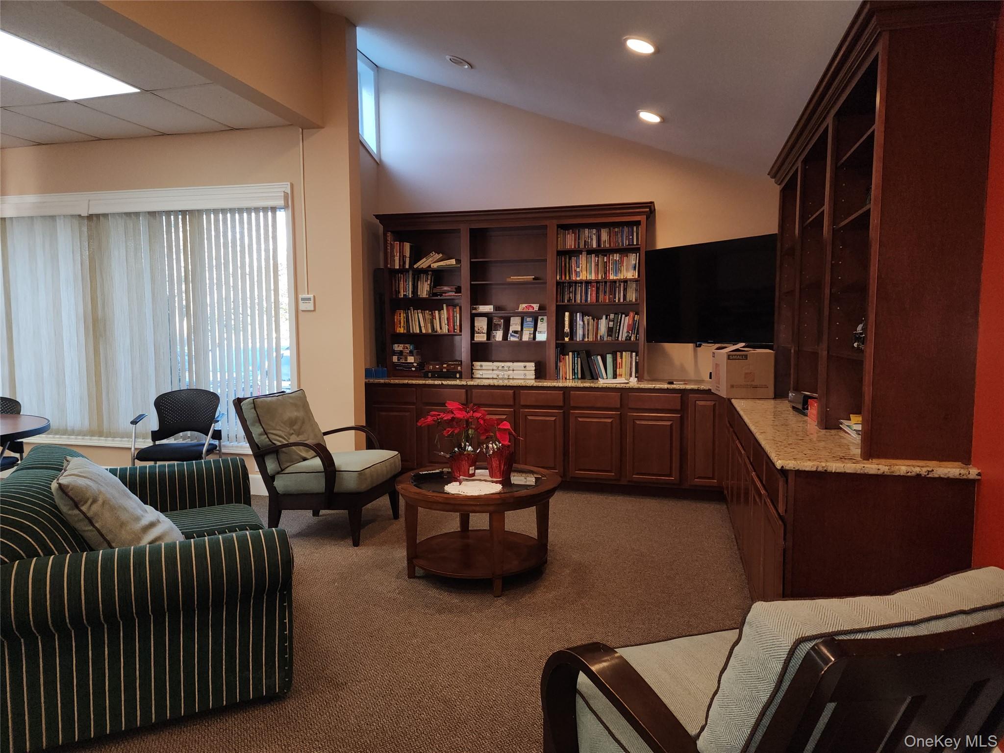 525 Riverleigh Ave Unit: C7