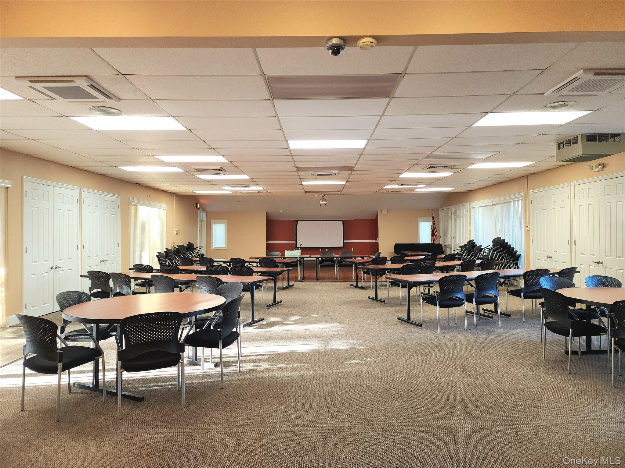 525 Riverleigh Ave Unit: C7