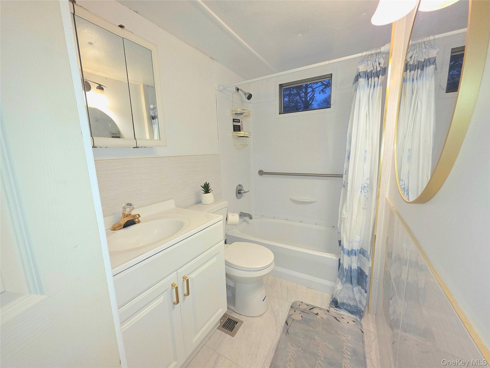 525 Riverleigh Ave Unit: C7