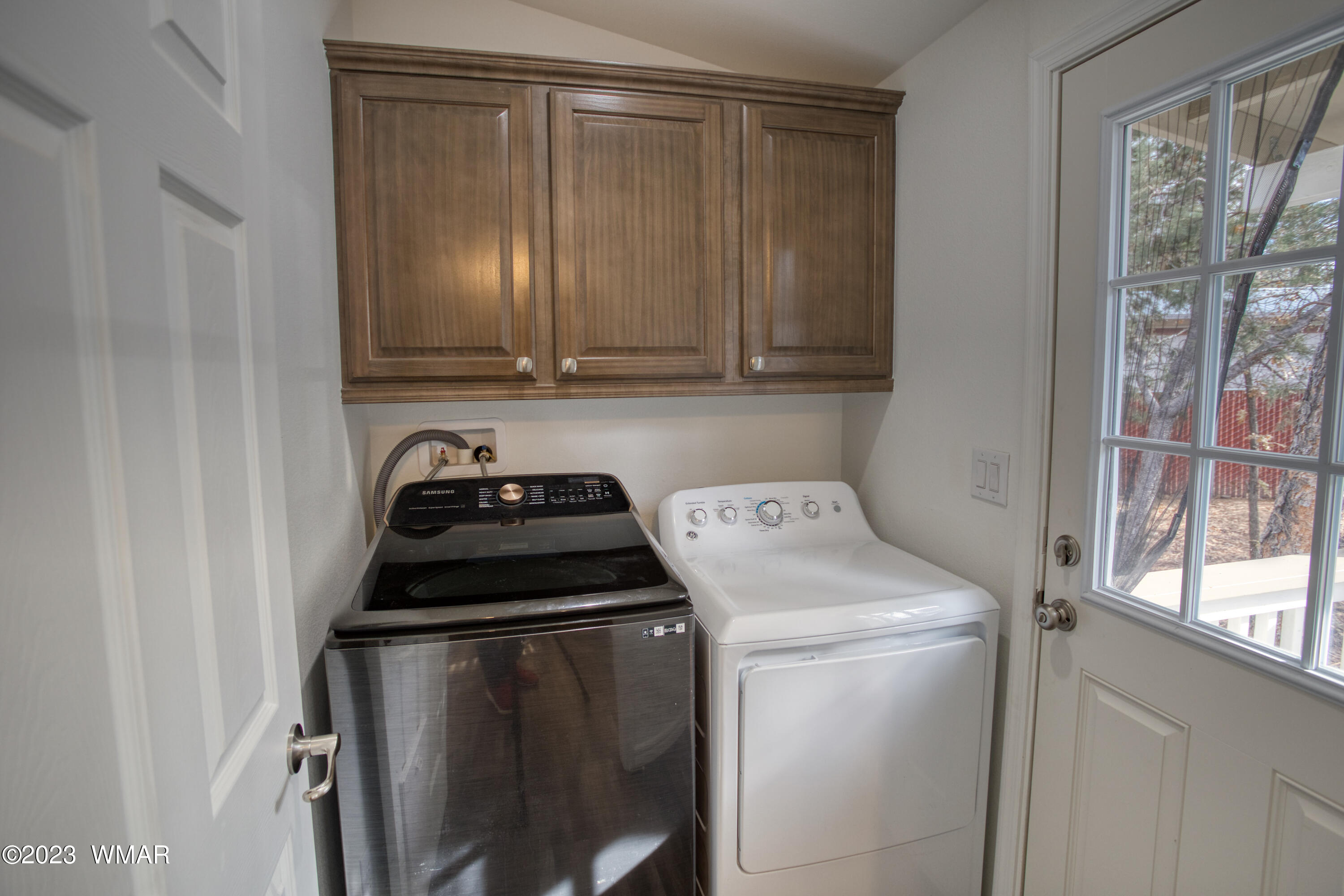 1222 White Tail Lane