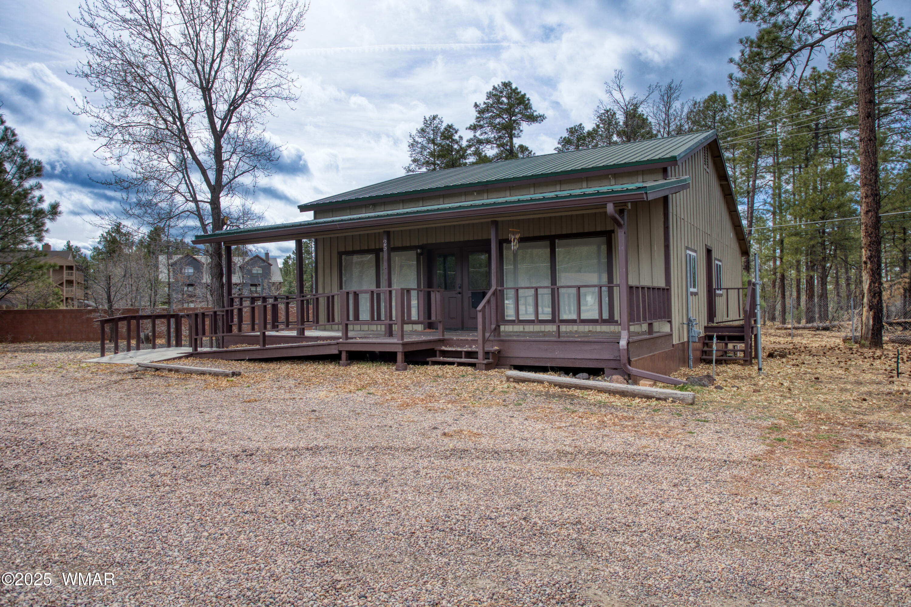 25 E White Mountain Boulevard