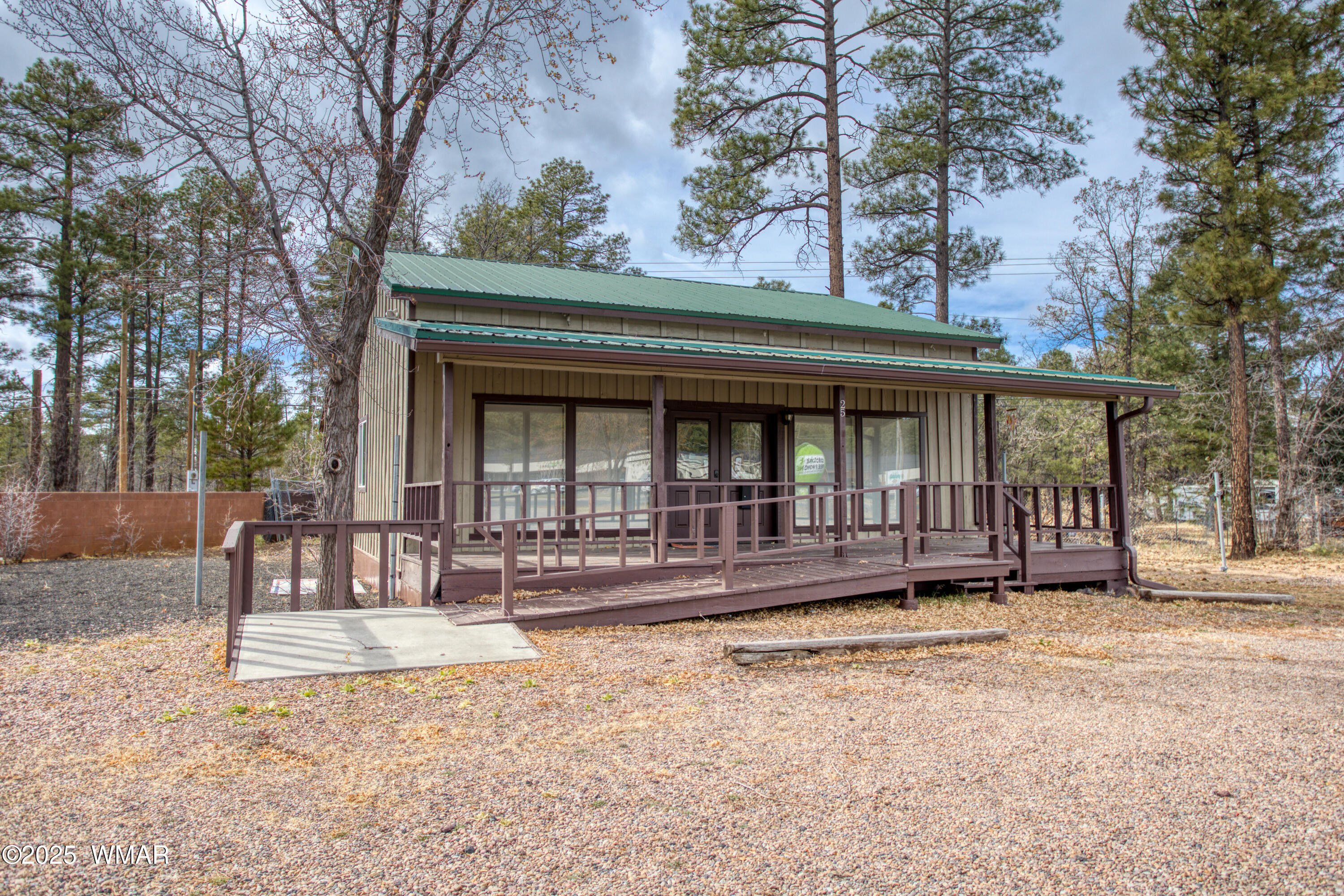 25 E White Mountain Boulevard