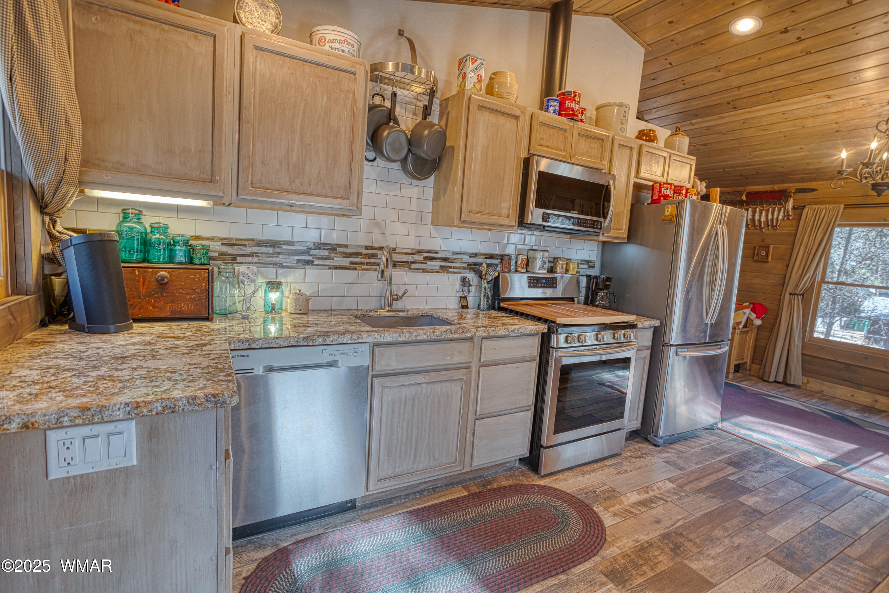 4040 S Antelope Lane