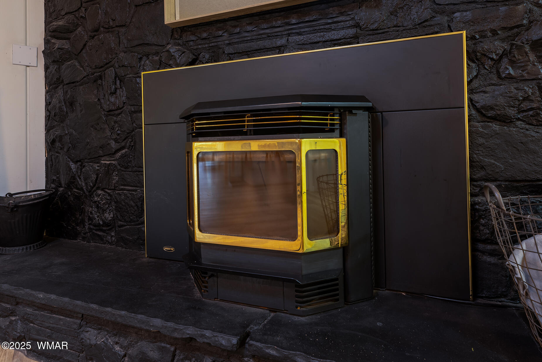 201 E Pinecrest Lane