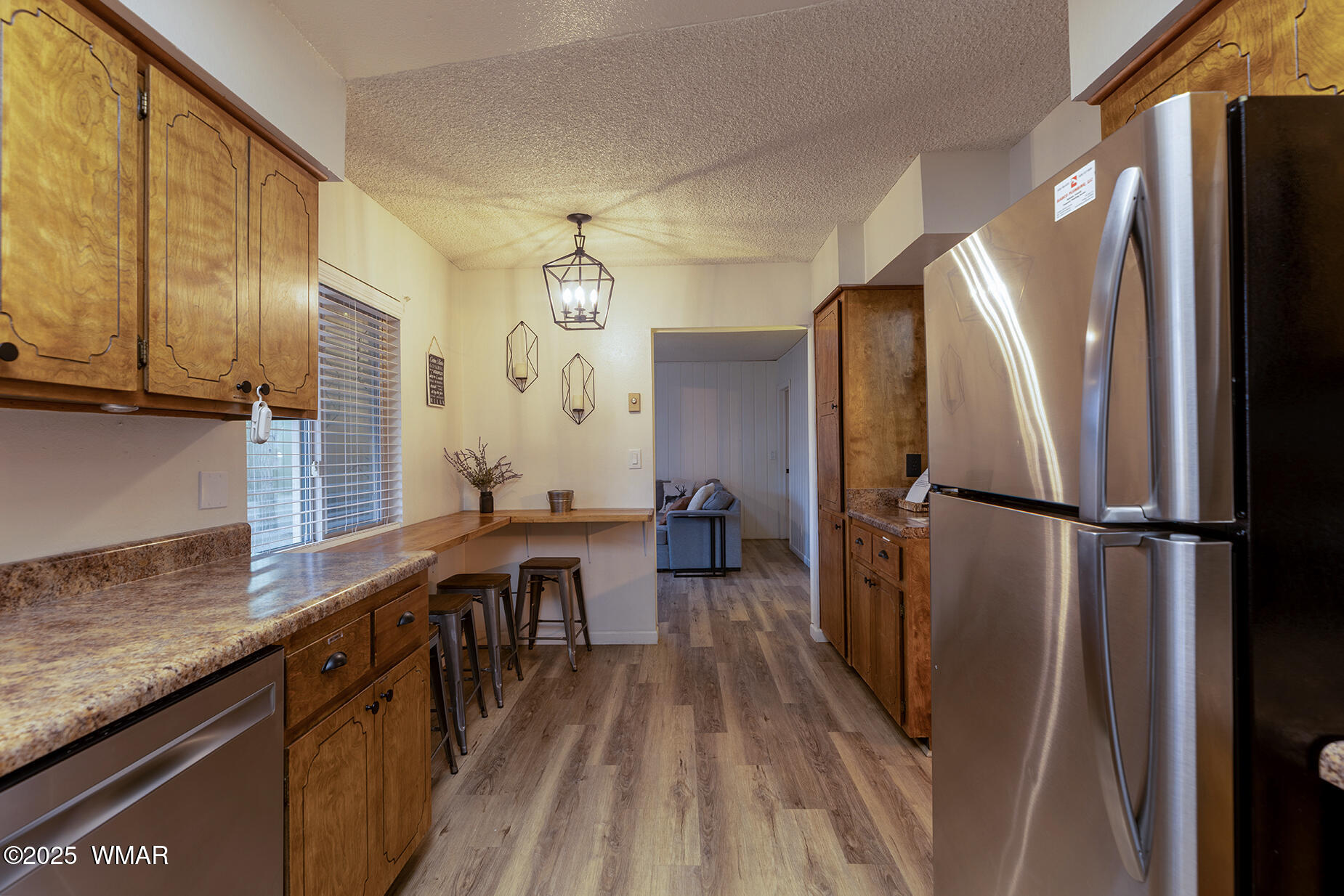 201 E Pinecrest Lane