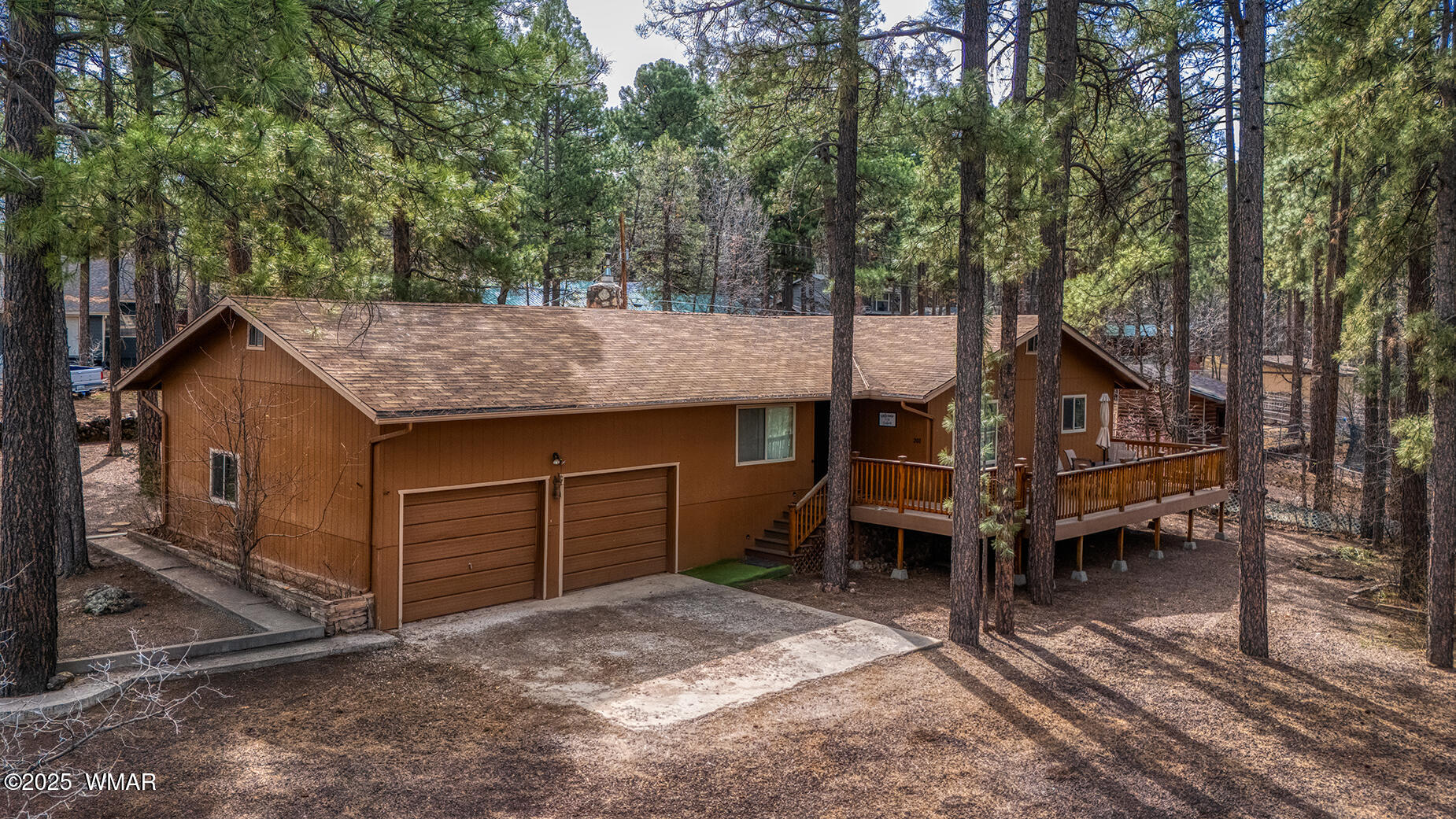 201 E Pinecrest Lane