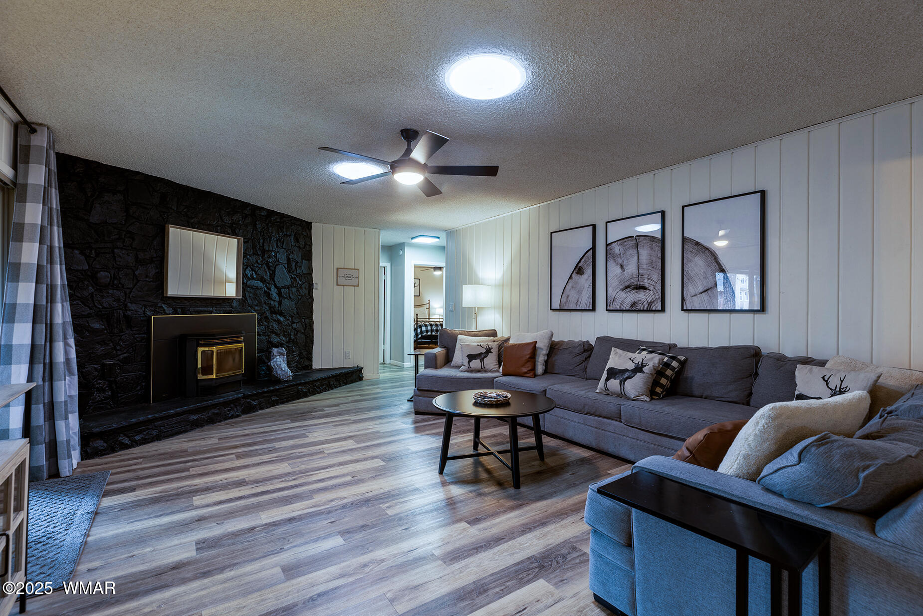 201 E Pinecrest Lane