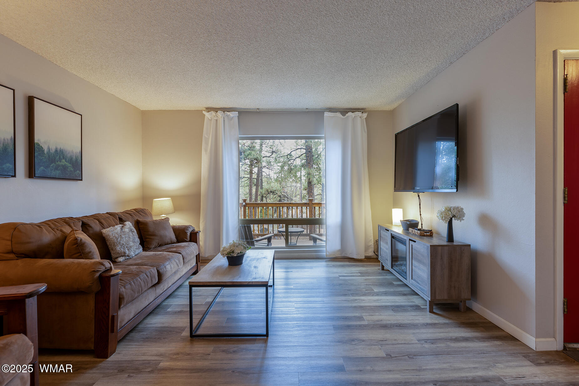 201 E Pinecrest Lane