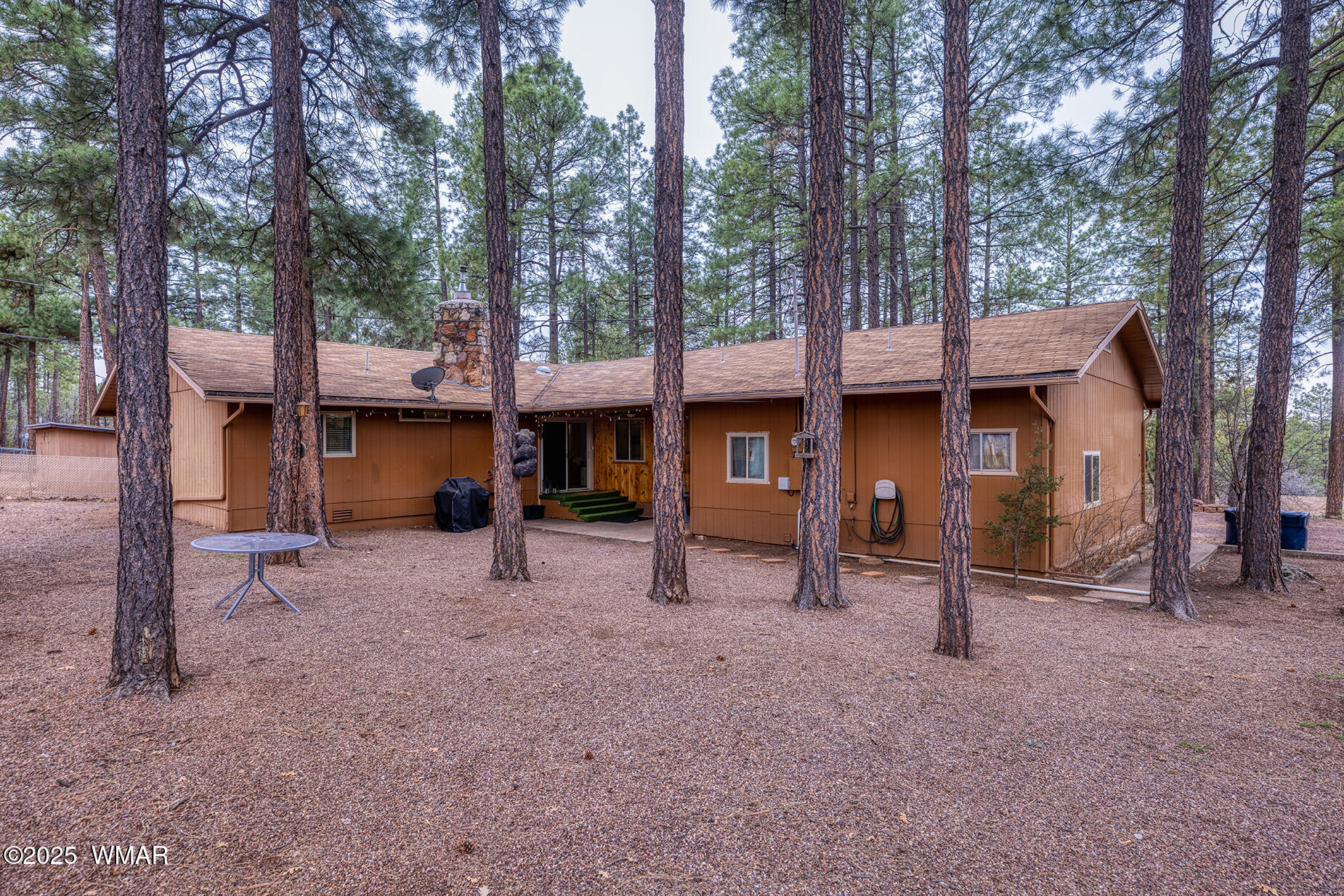 201 E Pinecrest Lane