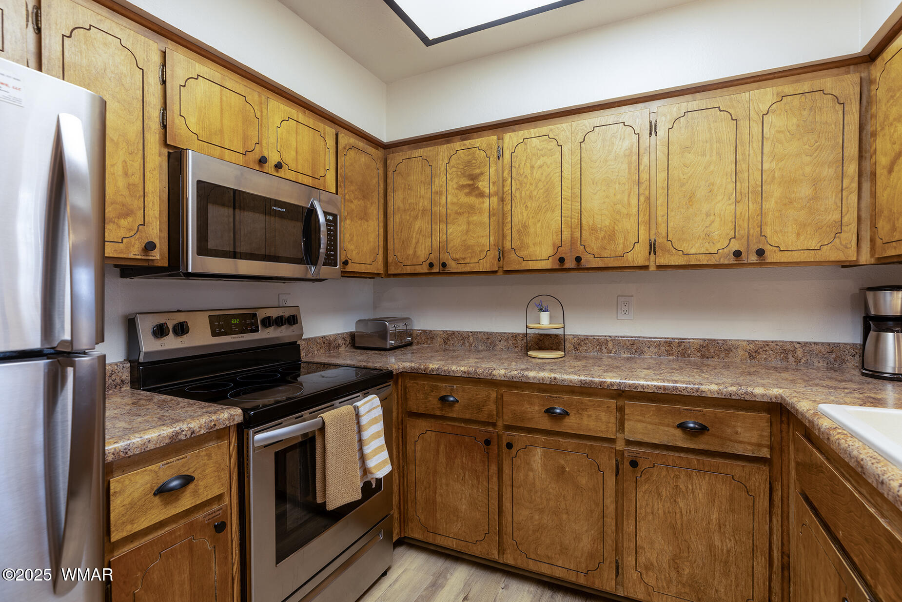 201 E Pinecrest Lane