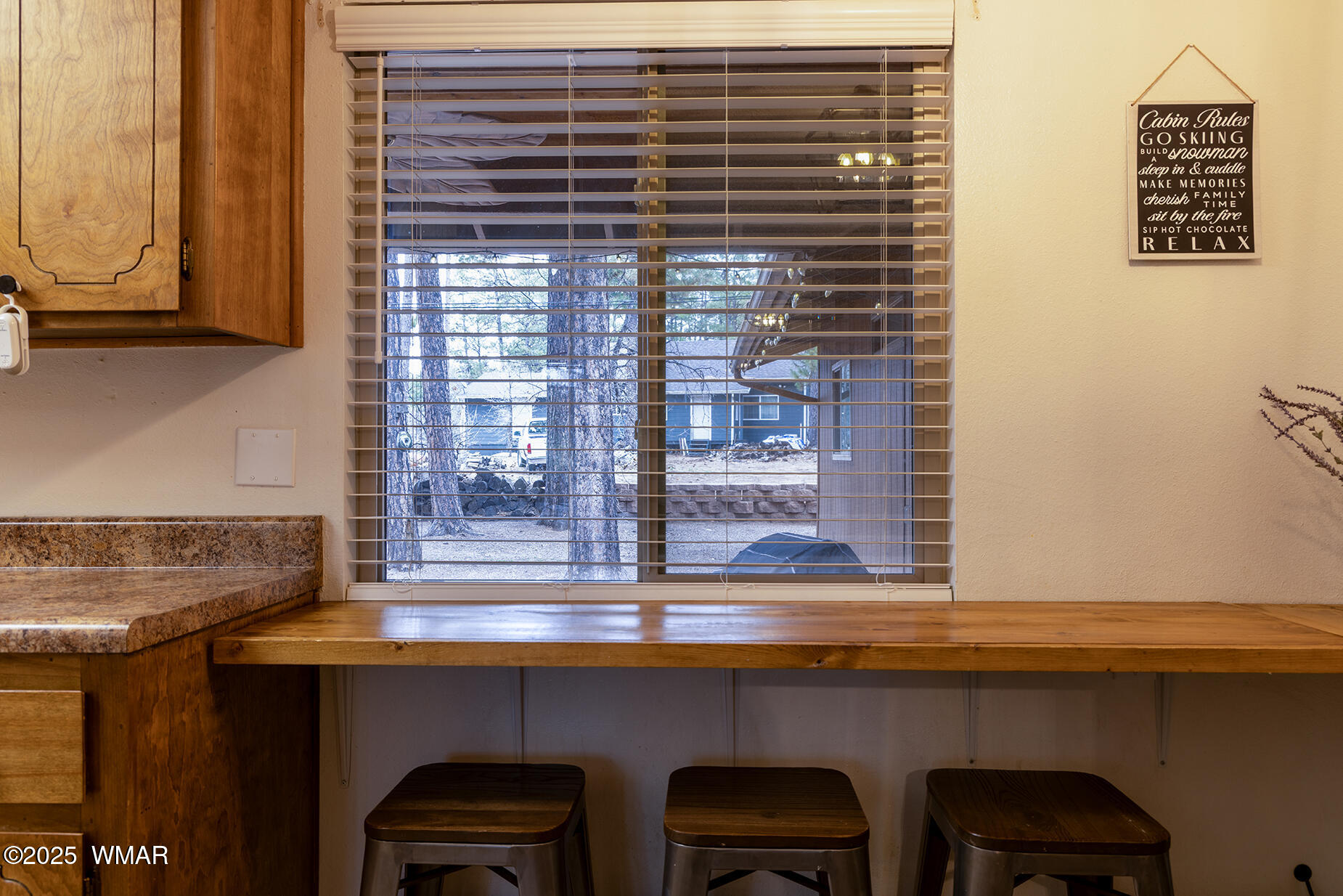 201 E Pinecrest Lane