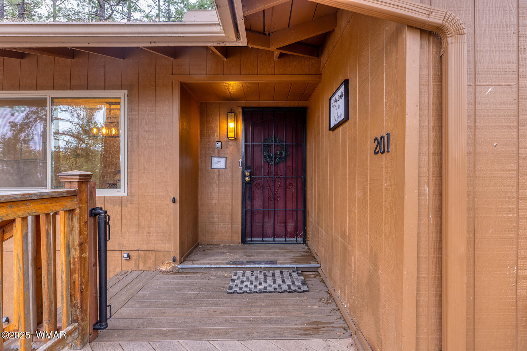 201 E Pinecrest Lane