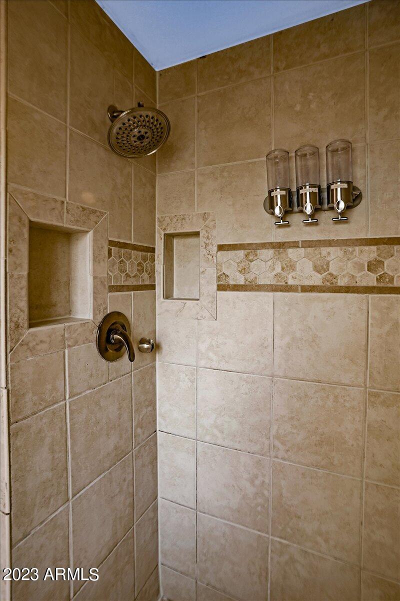 888 W BILLY CREEK Drive