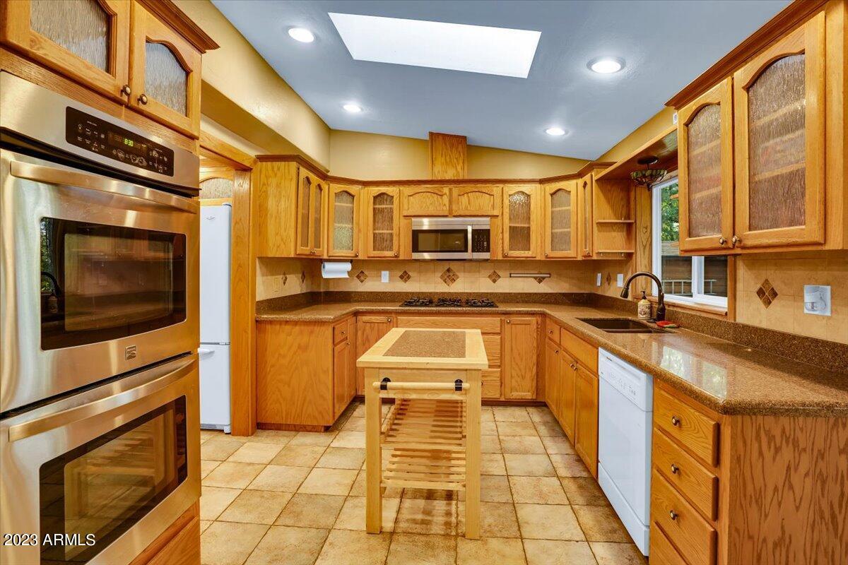 888 W BILLY CREEK Drive