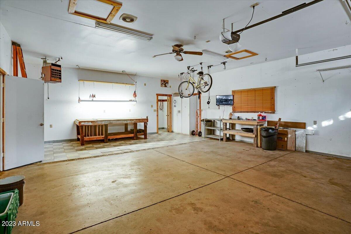 888 W BILLY CREEK Drive