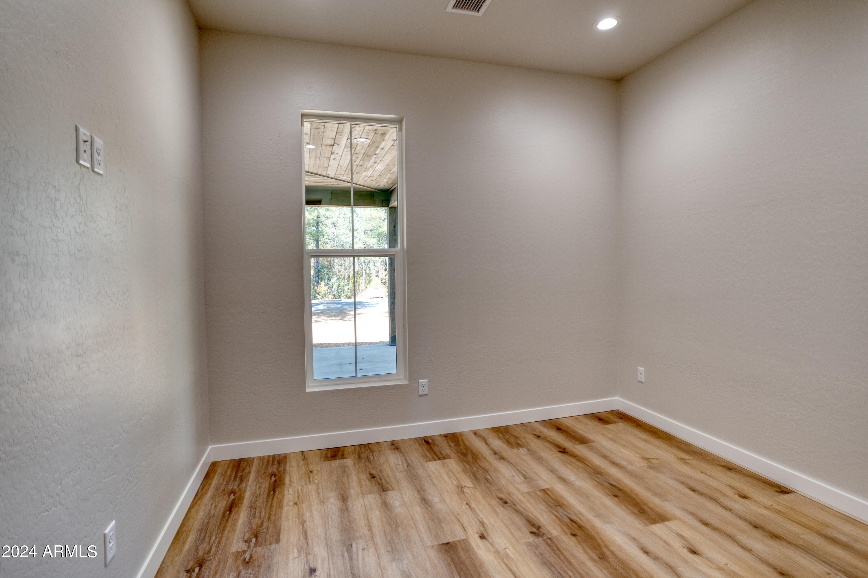 1261 W Big Springs Trail