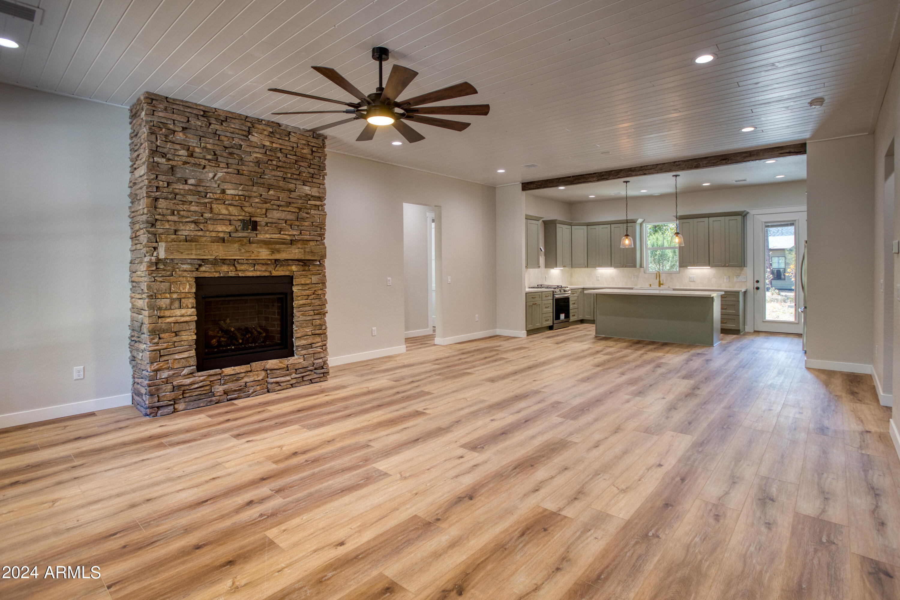 1261 W Big Springs Trail