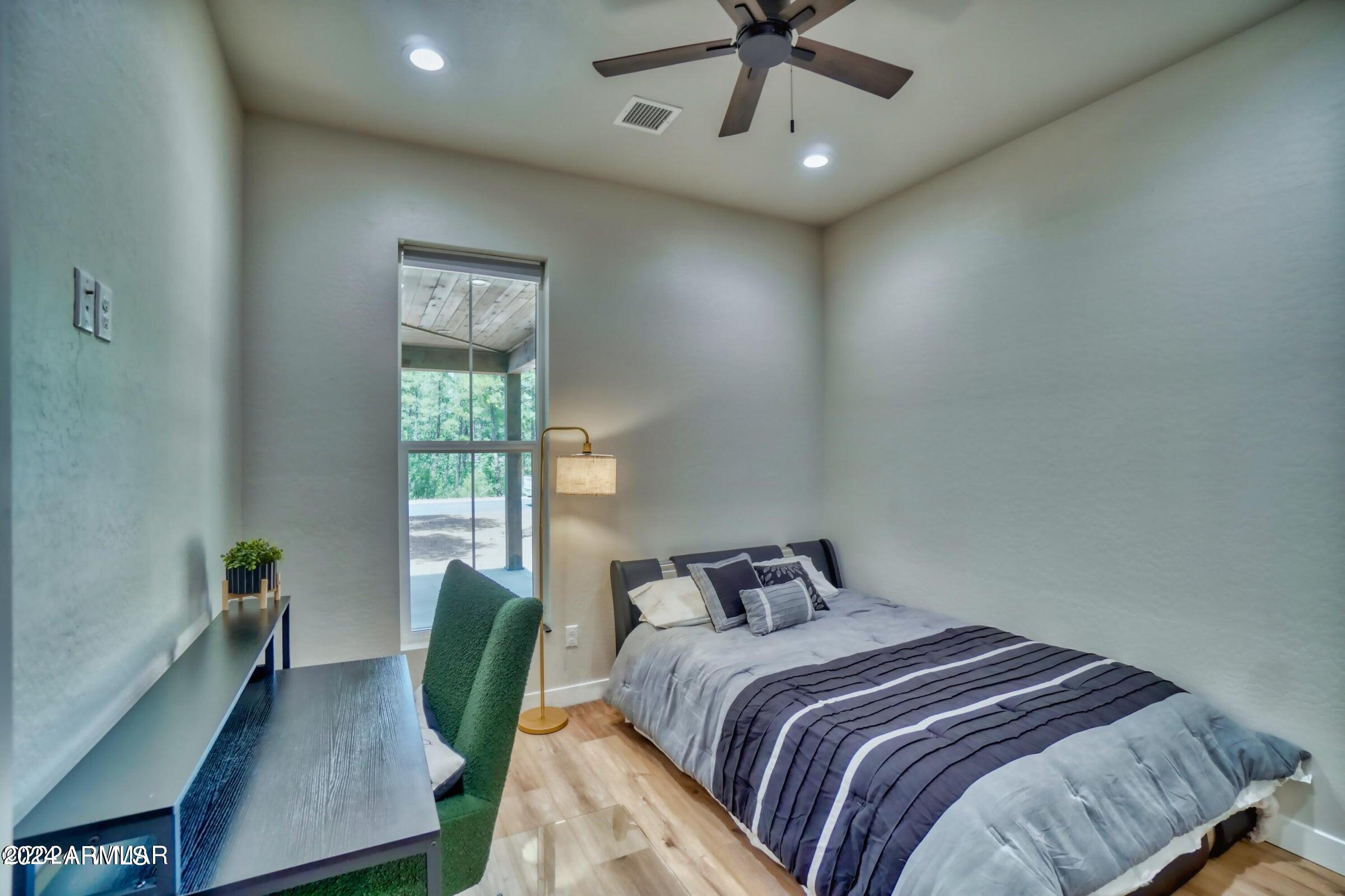 1261 W BIG SPRINGS Trail