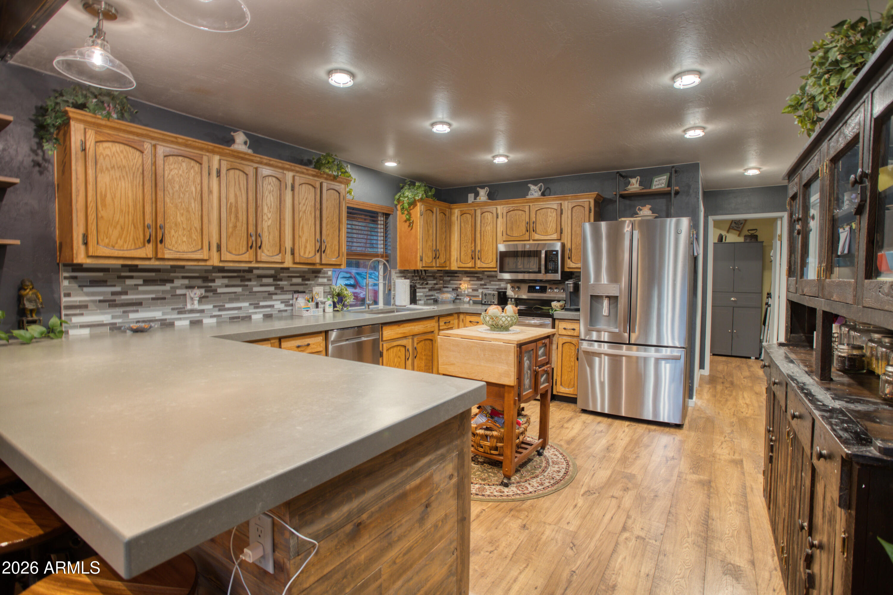 4211 Pinetree Lane