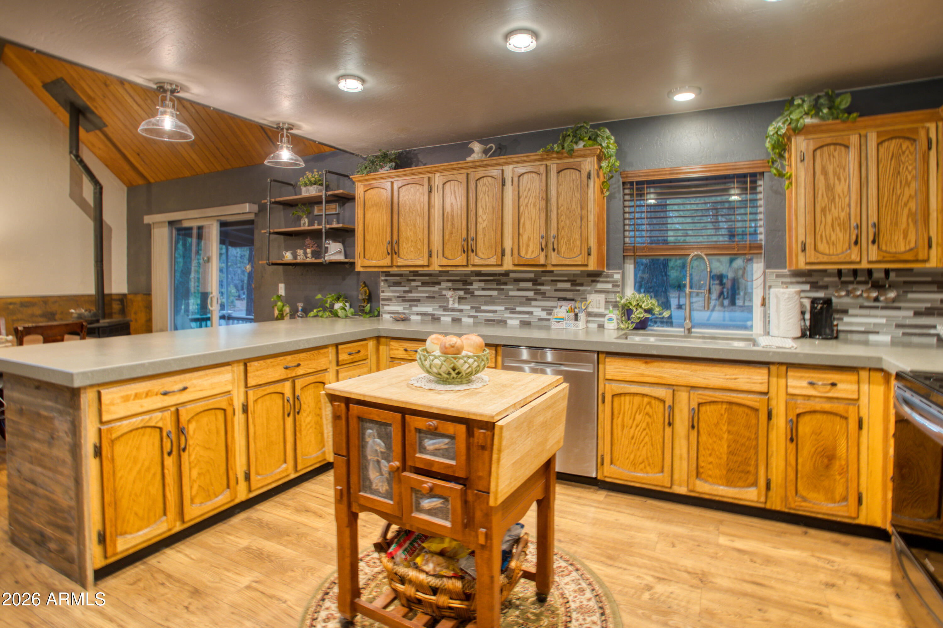 4211 Pinetree Lane