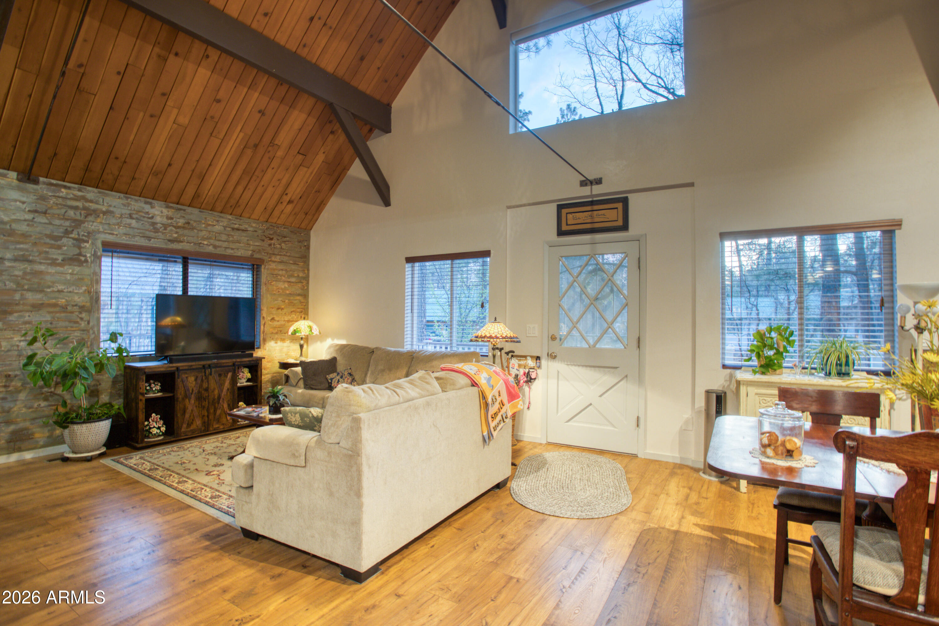 4211 Pinetree Lane