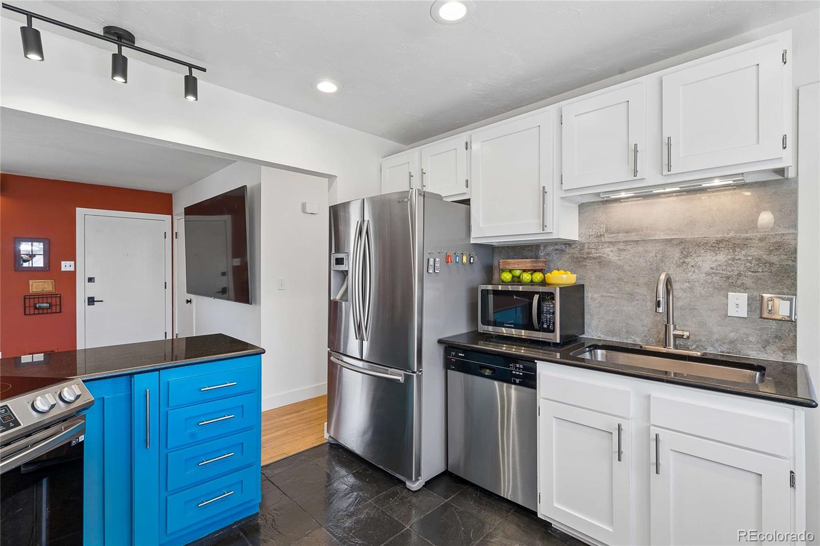 7540 W Calahan Avenue