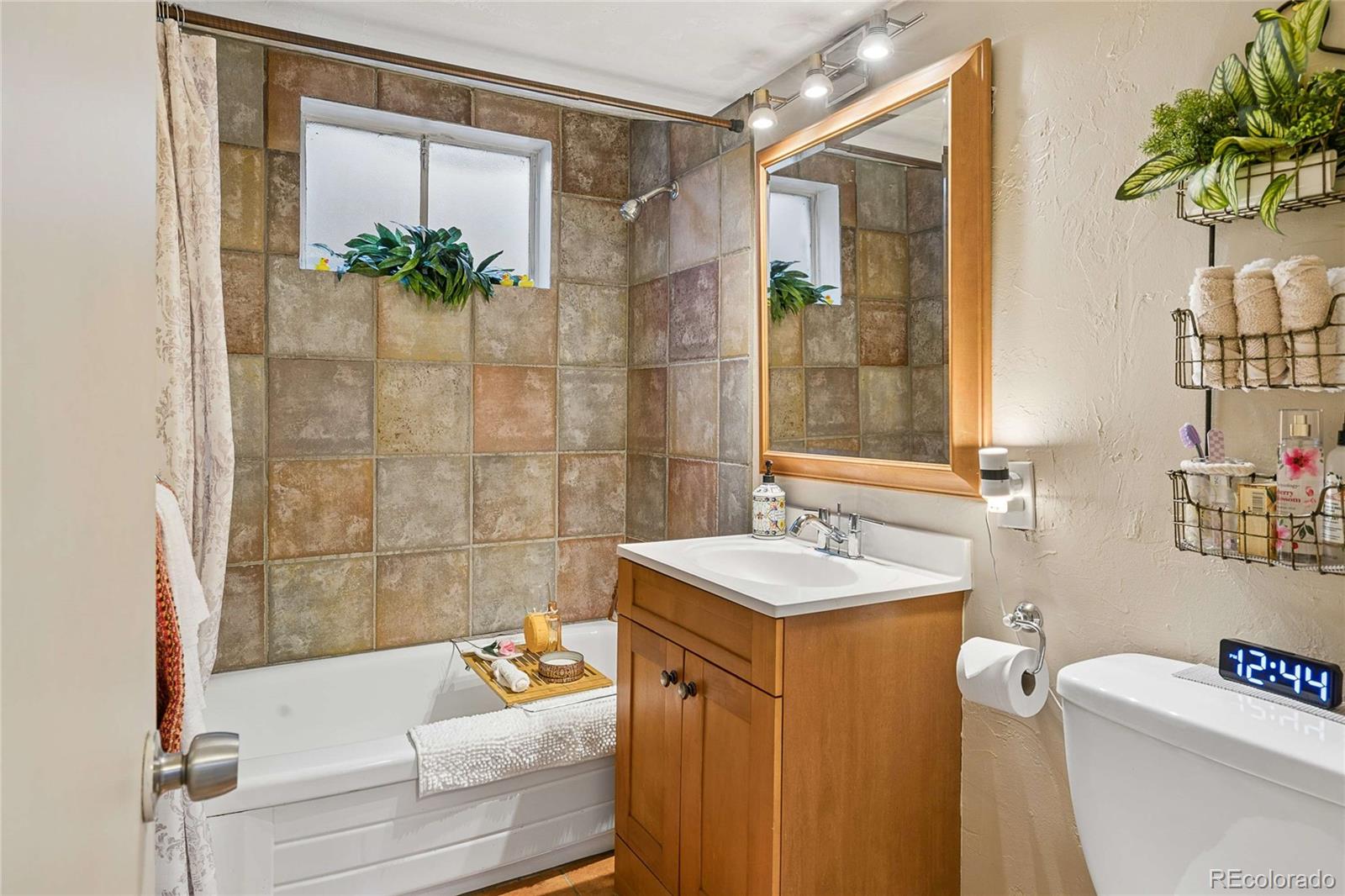 7540 W Calahan Avenue