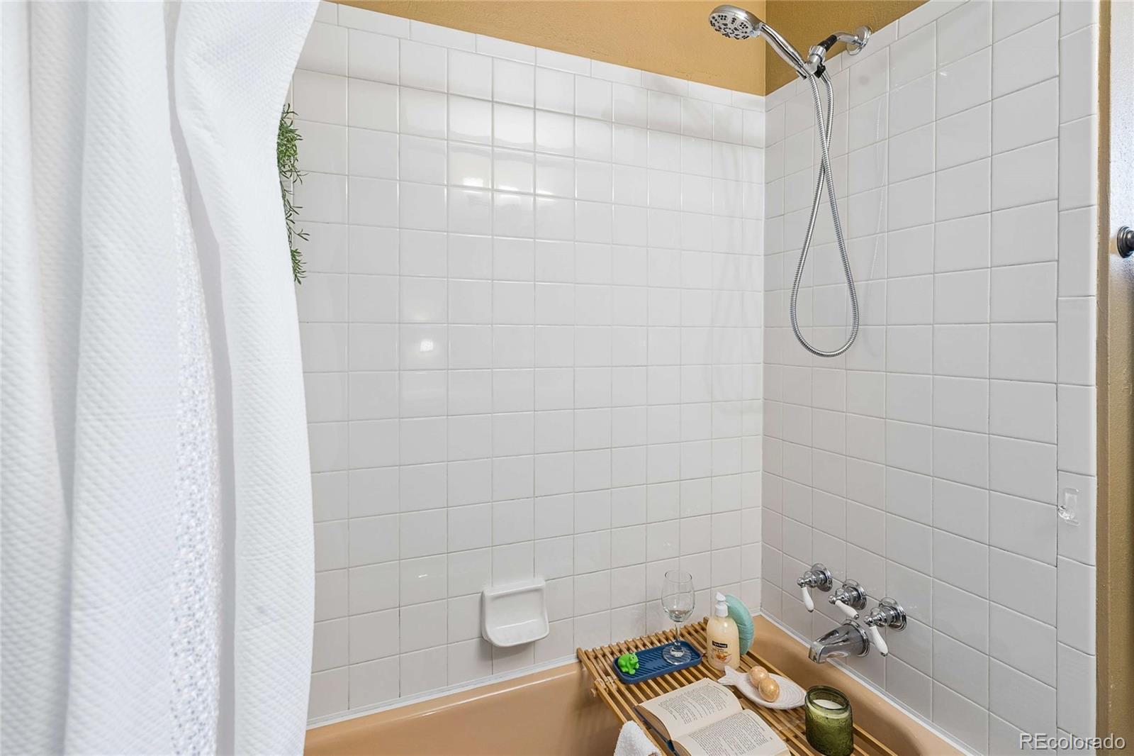 7540 W Calahan Avenue