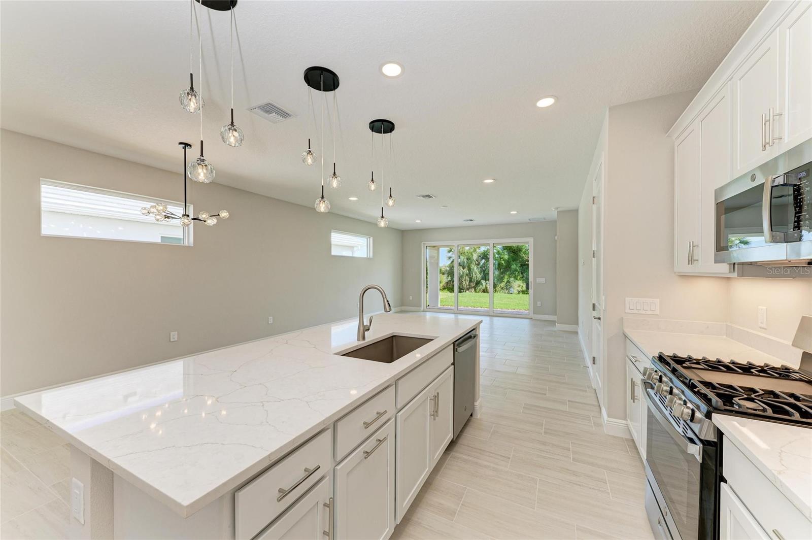 995 WATERLINE CT