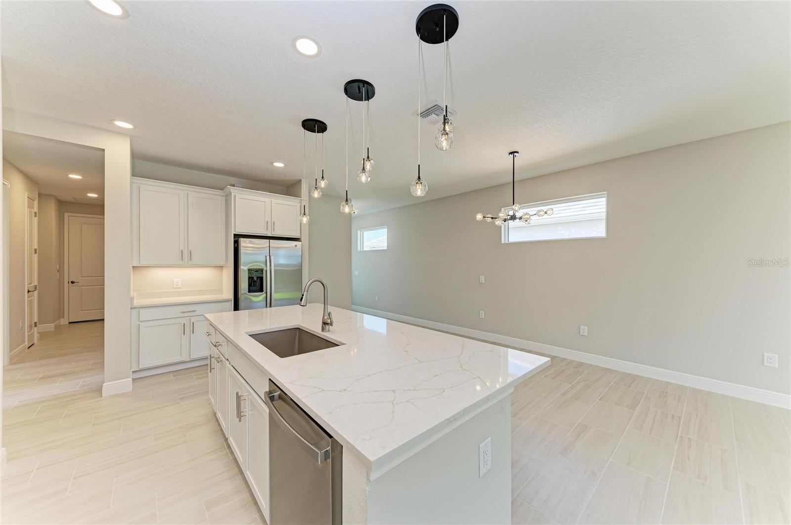 995 WATERLINE CT