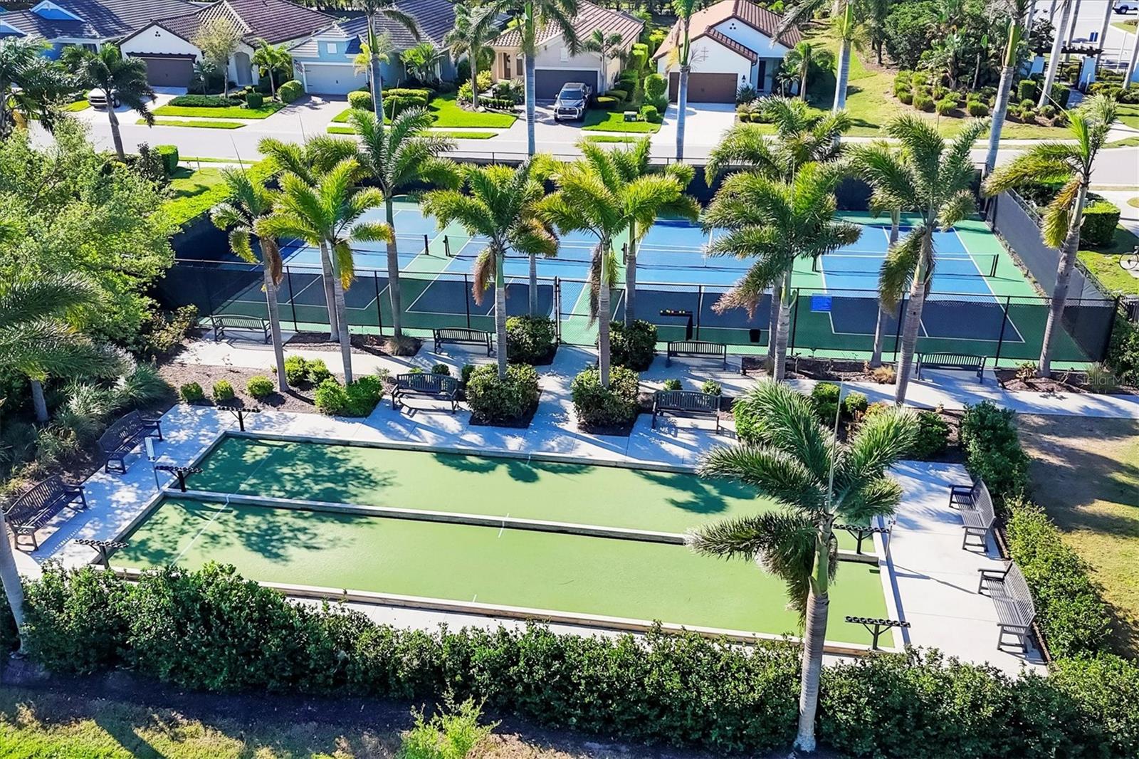 2628 SAPPHIRE BLUE LN