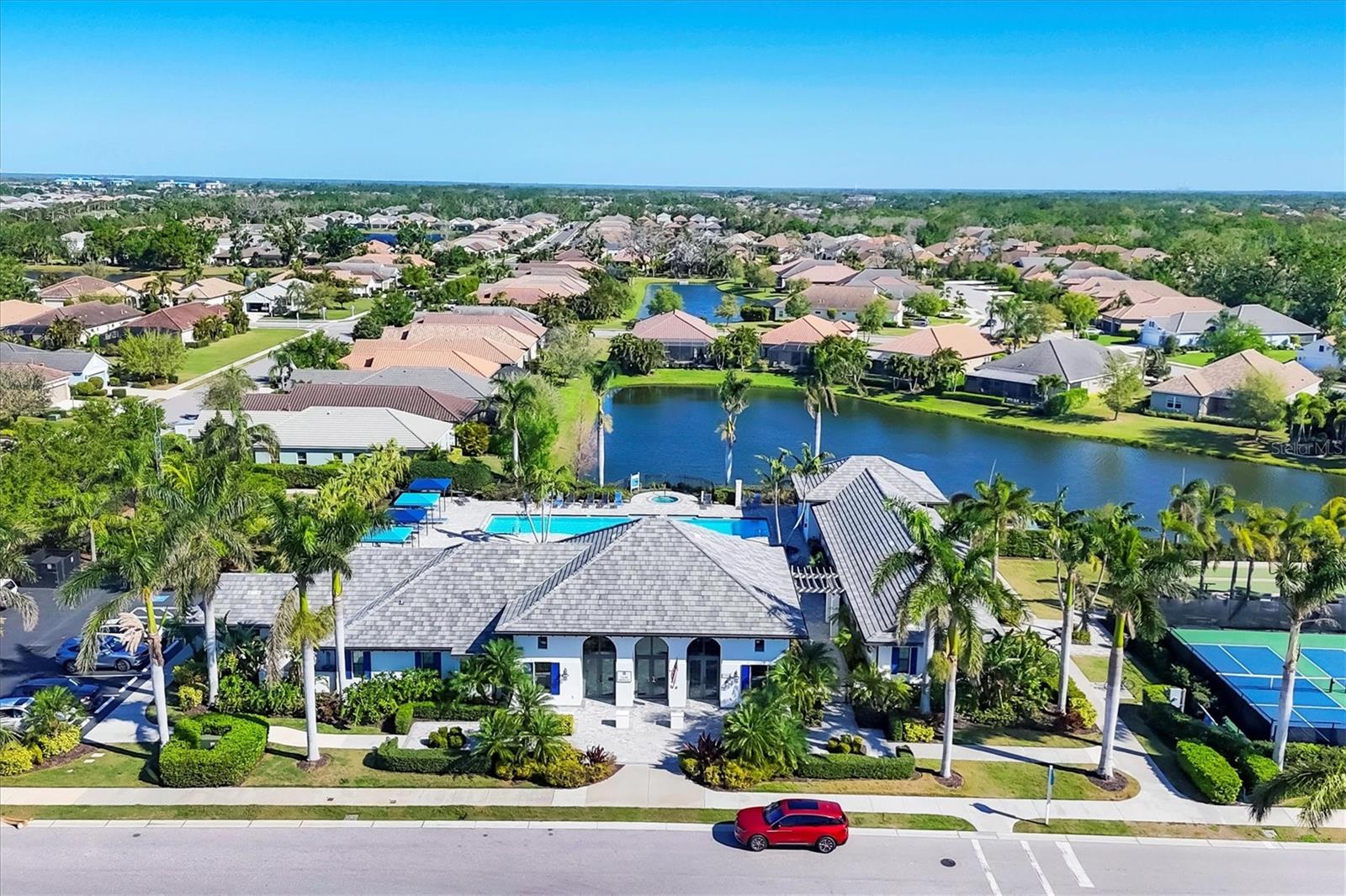 2628 SAPPHIRE BLUE LN