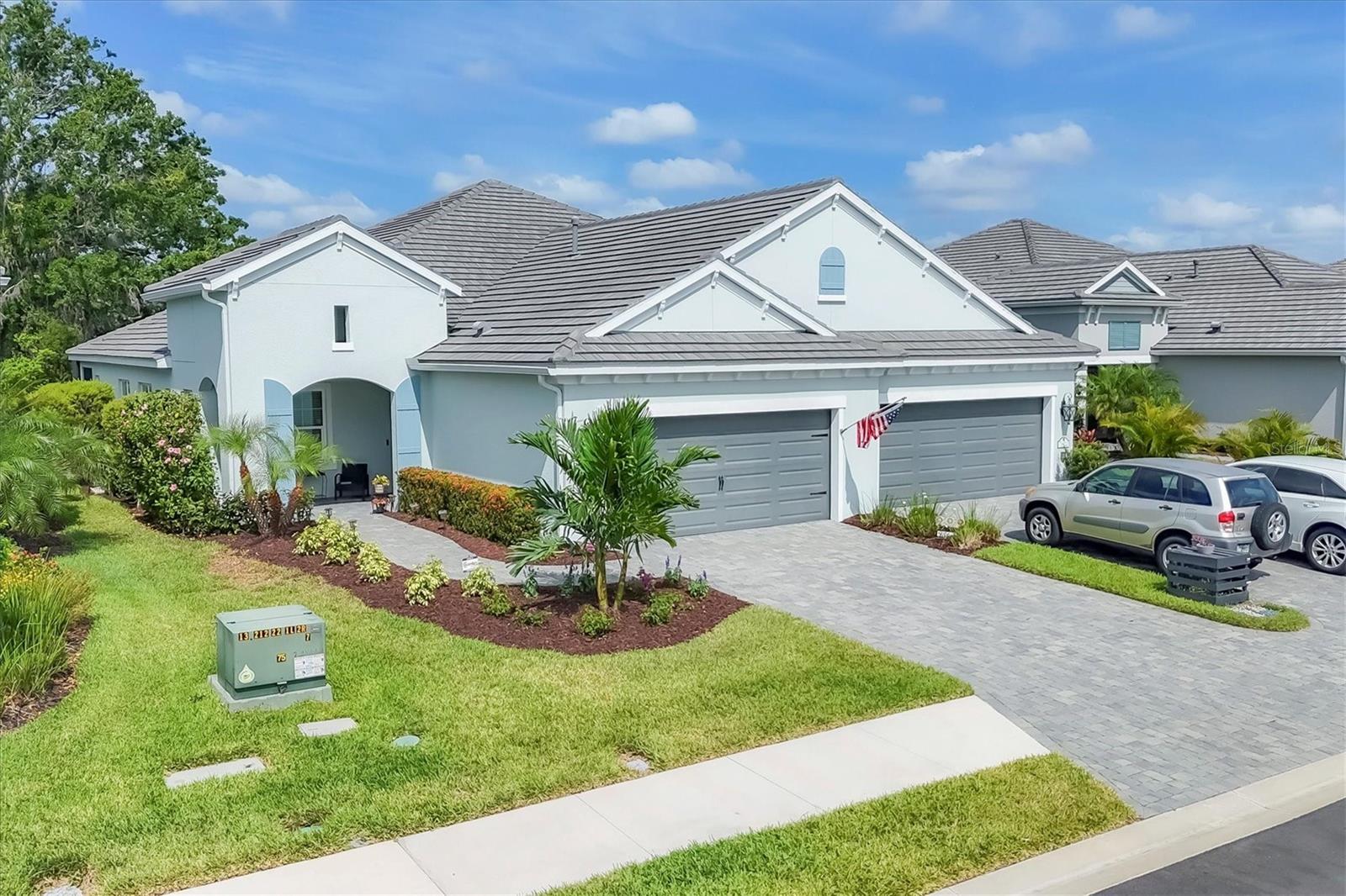 2628 SAPPHIRE BLUE LN