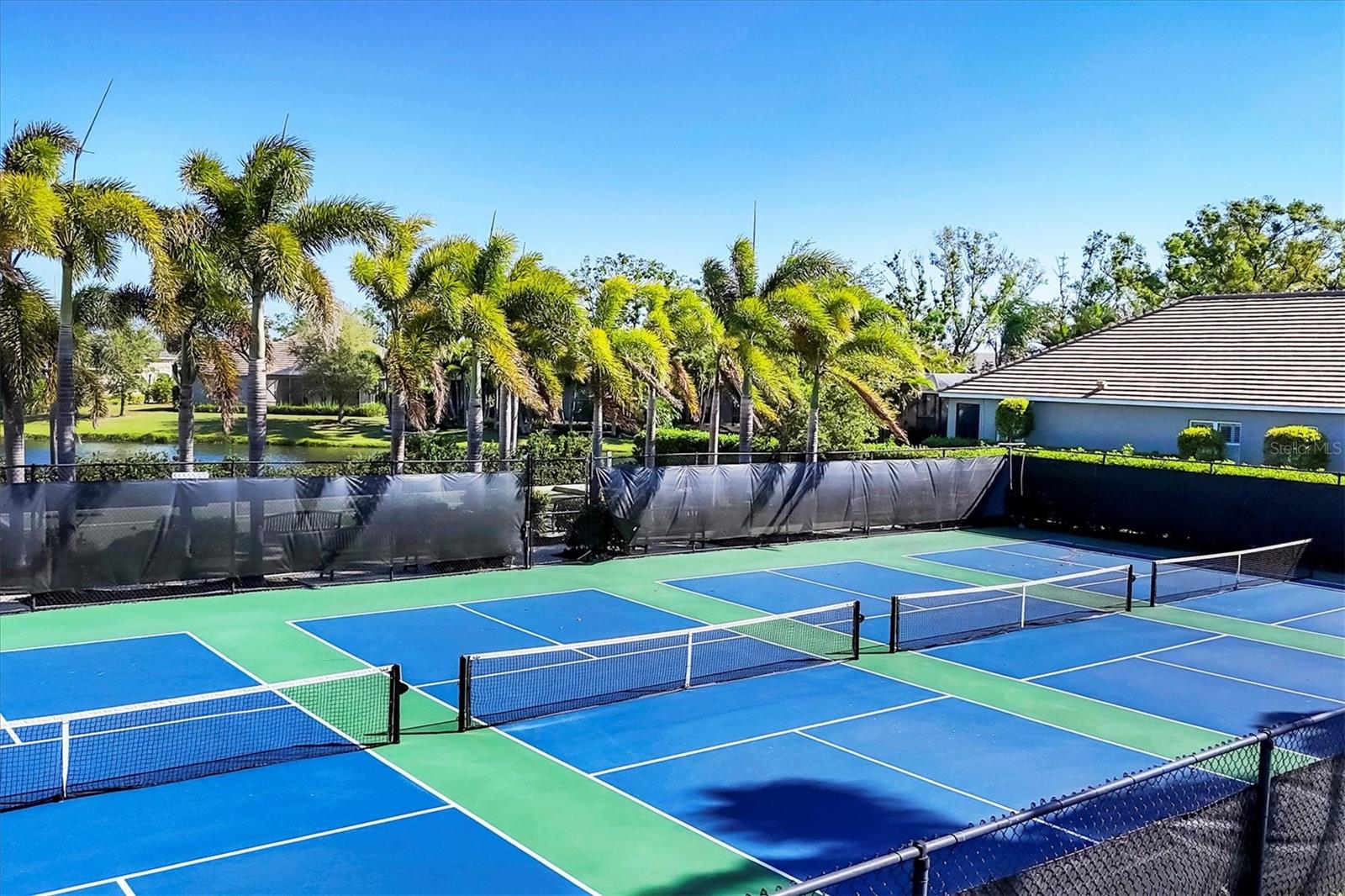 2628 SAPPHIRE BLUE LN