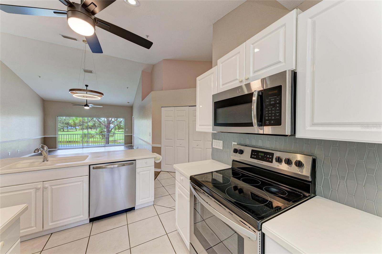 6618 PINEVIEW TER #6618