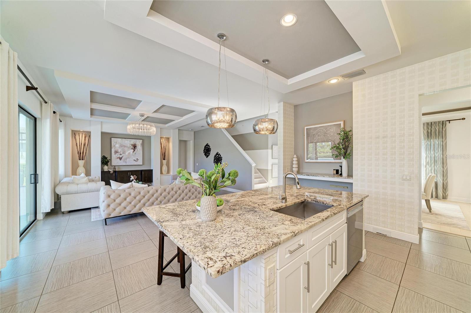 826 HONEYFLOWER LOOP