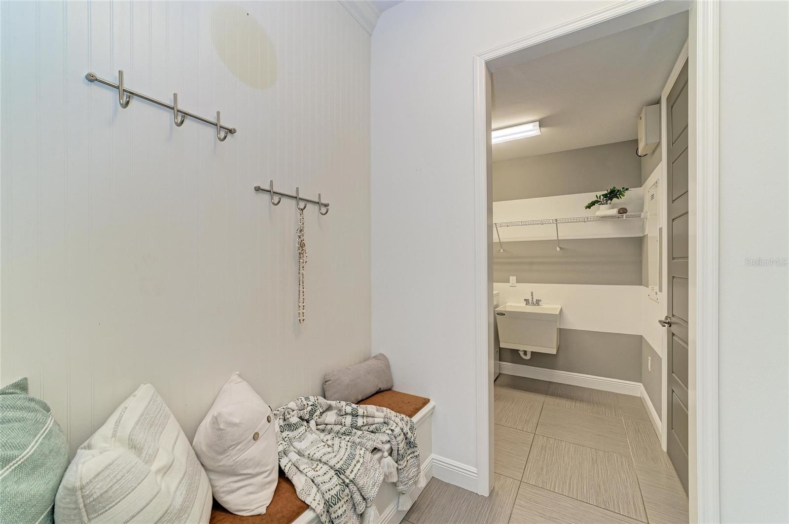 826 HONEYFLOWER LOOP