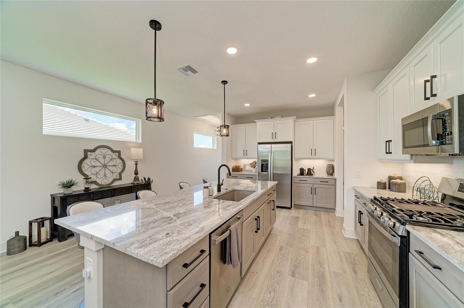 1047 WATERLINE COURT