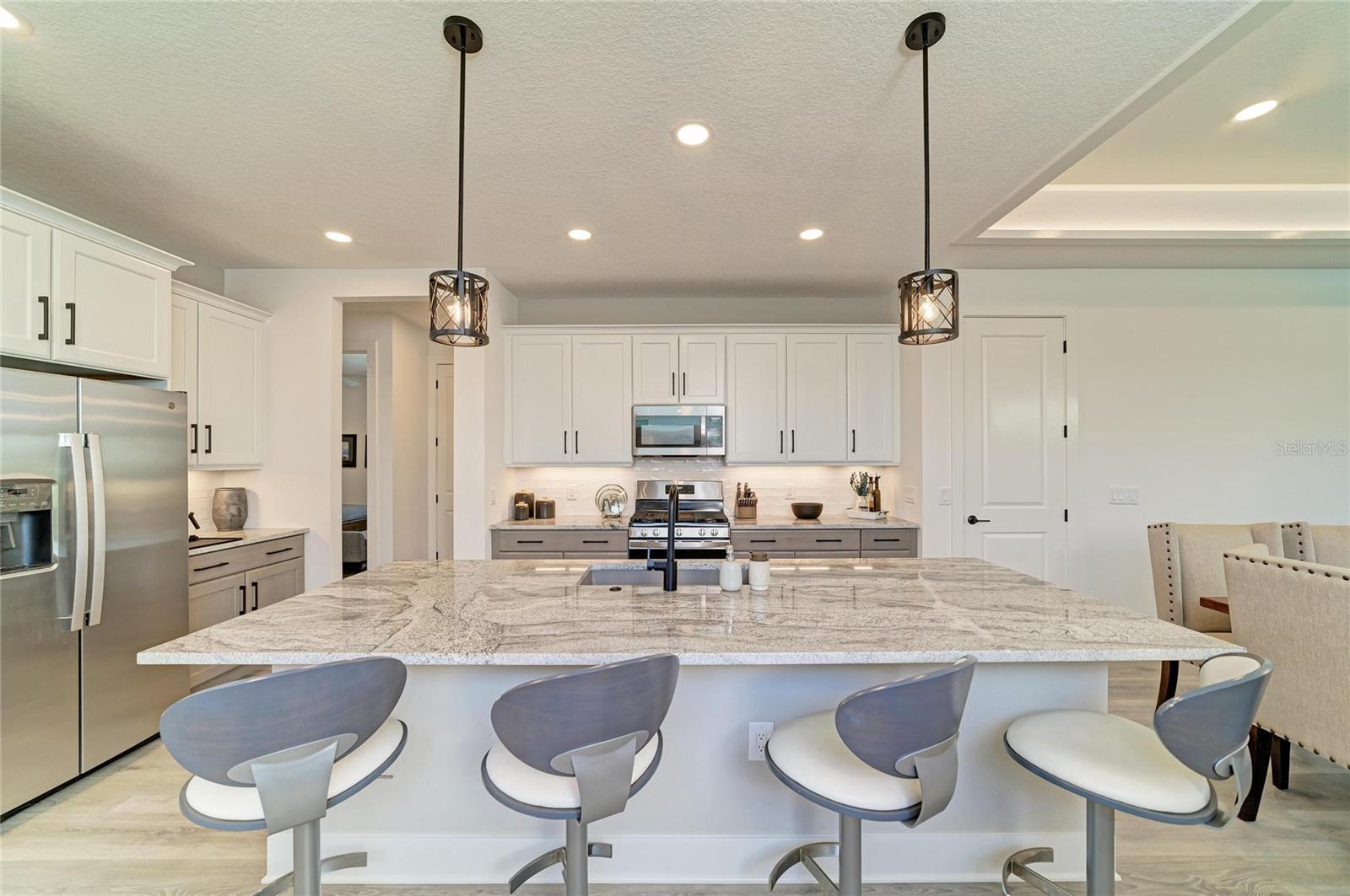 1047 WATERLINE COURT