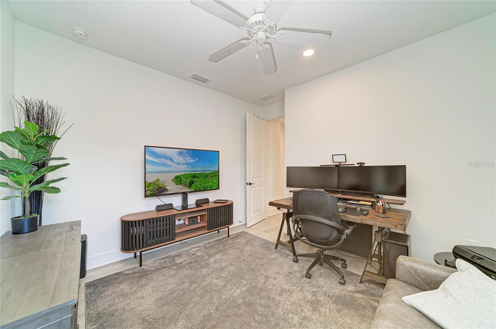 1047 WATERLINE COURT