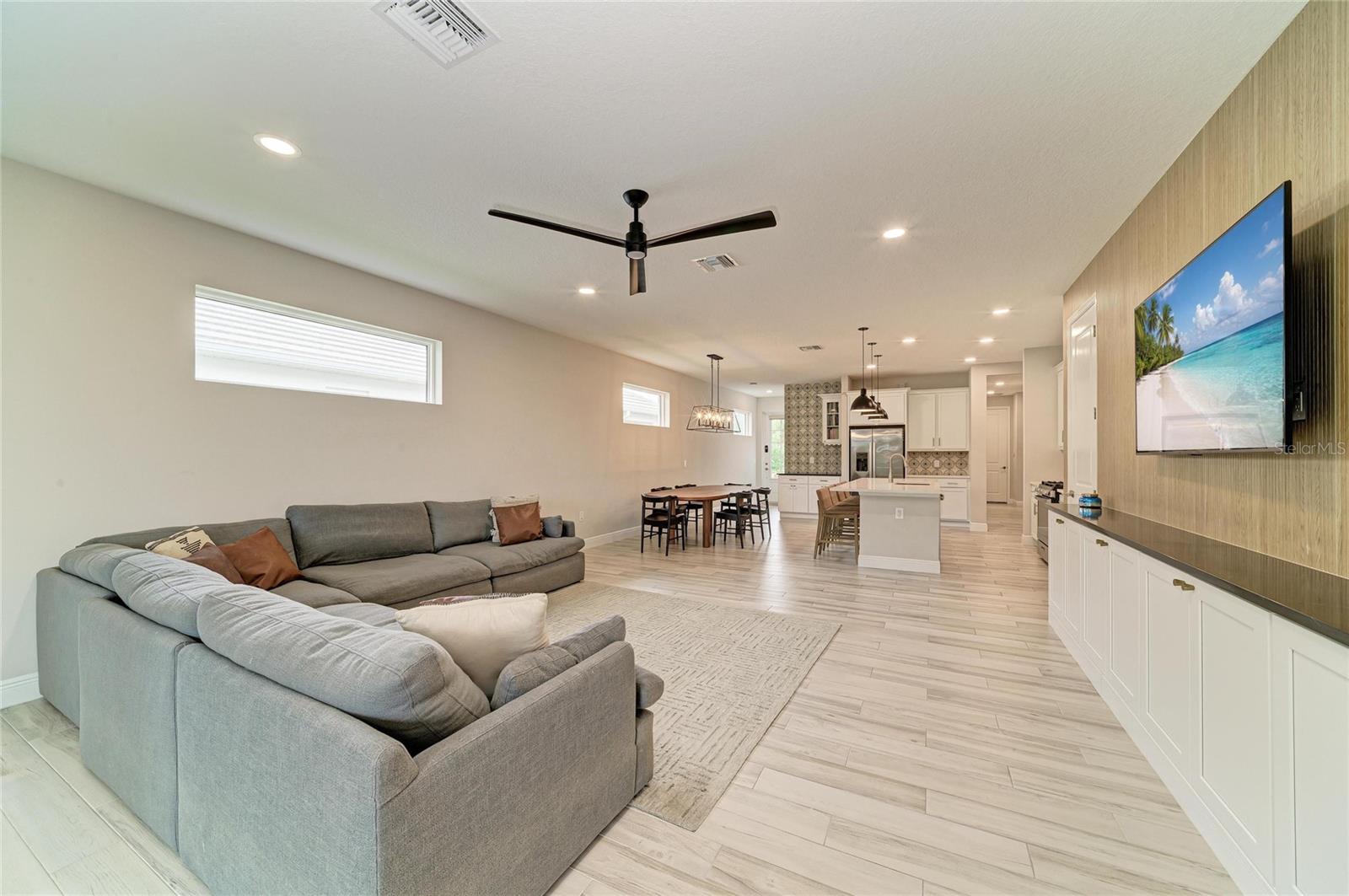1079 WATERLINE CT