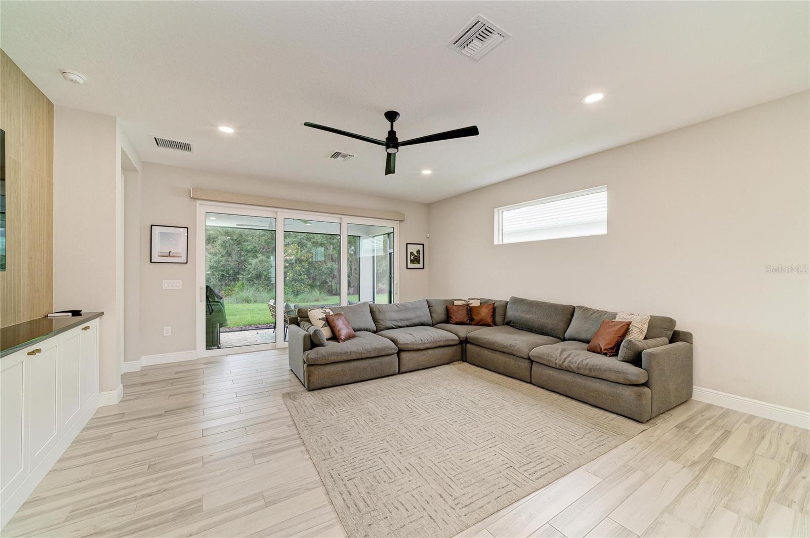 1079 WATERLINE CT