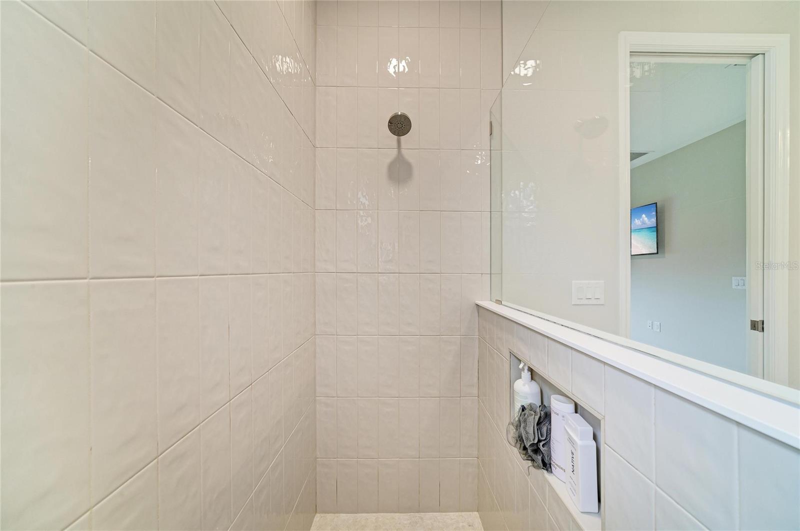 1079 WATERLINE CT