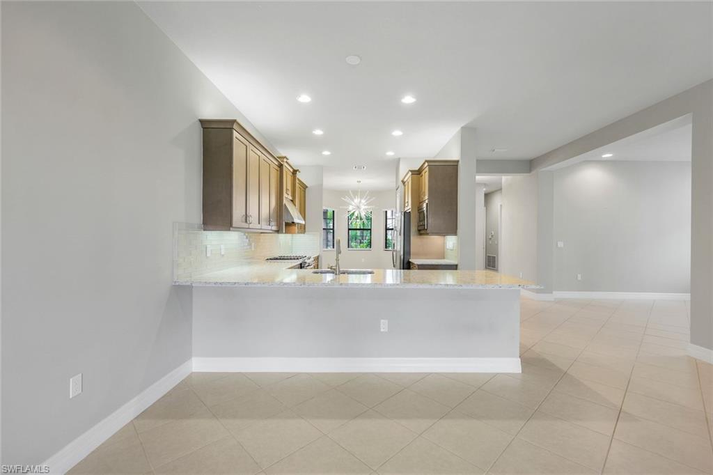 4397 Aurora ST
