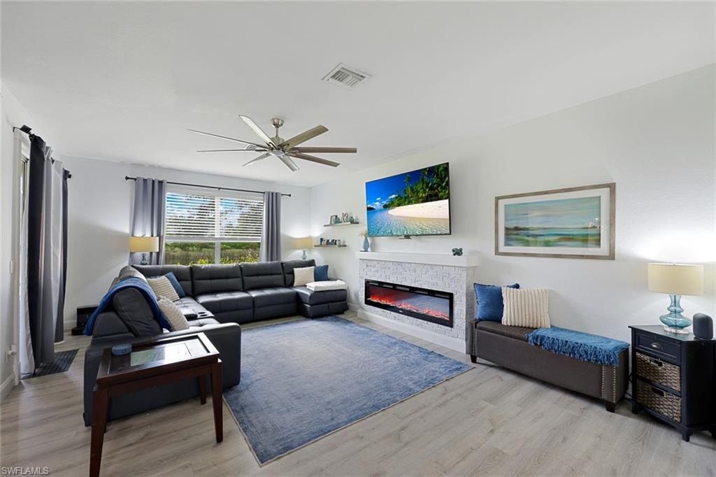 1430 Mariposa CIR 102