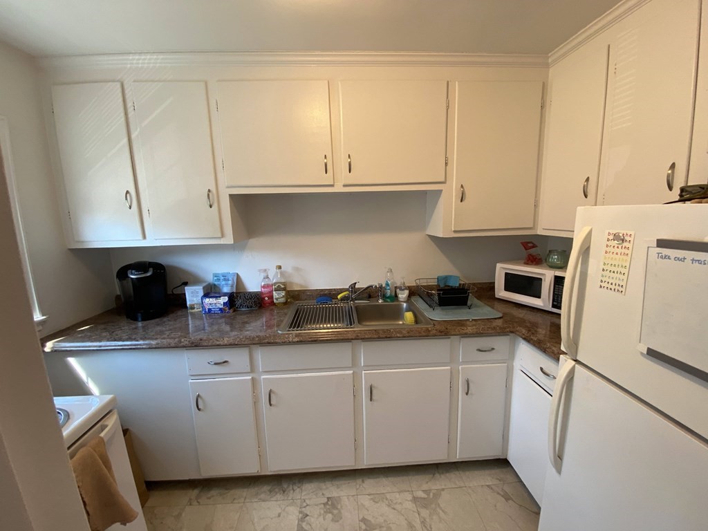932 Massachusetts Ave # 3