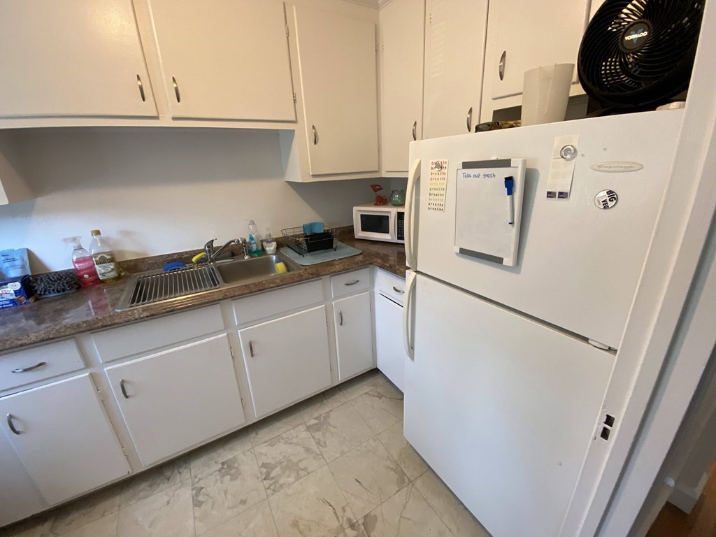 932 Massachusetts Ave # 3