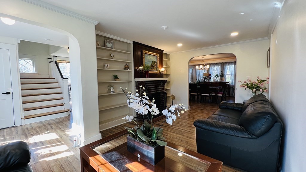 36 Evergreen Ave Unit: Entire Home