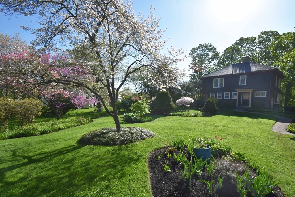 36 Evergreen Ave Unit: Entire Home